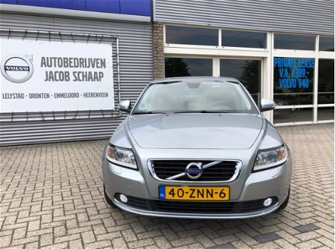 Volvo S40 - 1.6 D2 Limited Edition Navi / Bluetooth telefoon / Cruise control / Stoelverwarming - 1