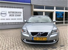 Volvo S40 - 1.6 D2 Limited Edition Navi / Bluetooth telefoon / Cruise control / Stoelverwarming