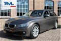 BMW 3-serie Touring - 318d High Executive Upgrade Automaat 2013 145.993Km Navi Climate Leder - 1 - Thumbnail
