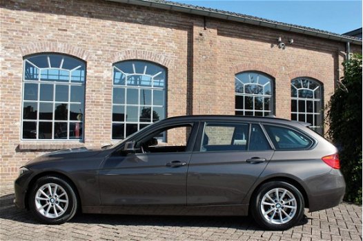 BMW 3-serie Touring - 318d High Executive Upgrade Automaat 2013 145.993Km Navi Climate Leder - 1