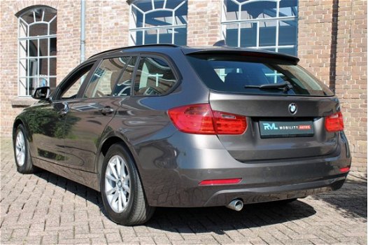 BMW 3-serie Touring - 318d High Executive Upgrade Automaat 2013 145.993Km Navi Climate Leder - 1