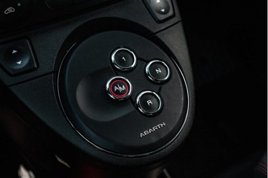 Fiat 500 Abarth - 1.4 T-Jet Turismo / Sportautomaat + f1 flippers / Akrapovic uitlaat / Leder + Alca - 1