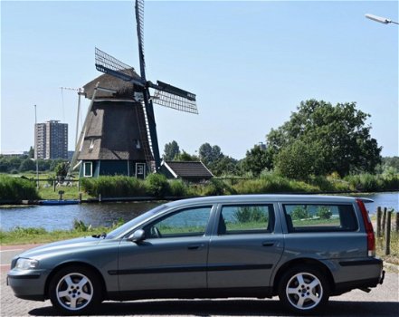 Volvo V70 - 2.4 Comfort Line - 1