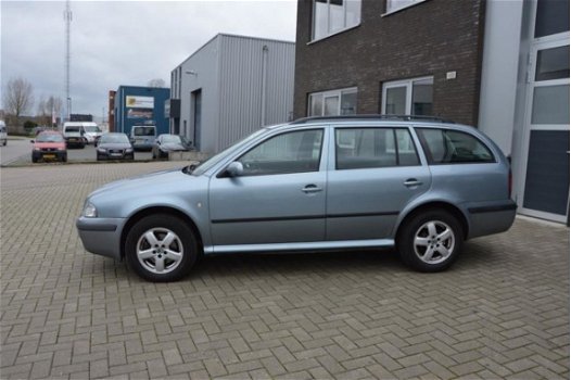 Skoda Octavia Combi - 2.0 Kompas 4WD - 1