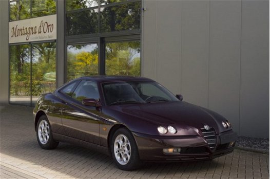 Alfa Romeo GTV - 2.0 JTS - 1