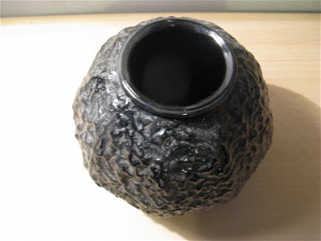Decoratieve zwarte vaas, uit de jaren 40...geheel gaaf - 3