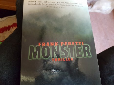 Frank e. Peretti - monsters (thriller) - 1