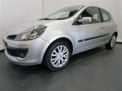 Renault Clio - 1.6-16V Dynamique Luxe Airco trekhaak - 1