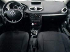 Renault Clio - 1.6-16V Dynamique Luxe Airco trekhaak