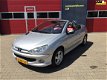 Peugeot 206 CC - 1.6-16V SUPER NETTE CABRIO LEER AIRCO /CLIMA EINDEJAARS AANBIEDING - 1 - Thumbnail