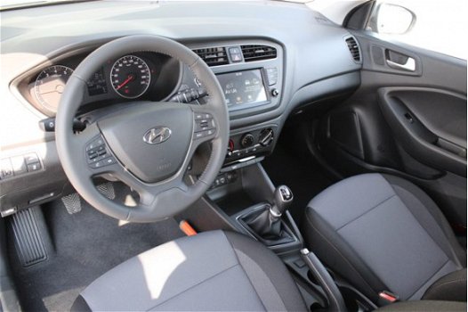 Hyundai i20 - 1.0 T-GDI i-Motion (REGISTRATIEVOORDEEL 28-12-2019) | Tech Pack | Camera | Apple CarPl - 1