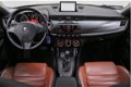 Alfa Romeo Giulietta - 1.4 T 170PK Distinctive Automaat Leder Navi Cruise Bluetooth Parkeersensor ac - 1 - Thumbnail