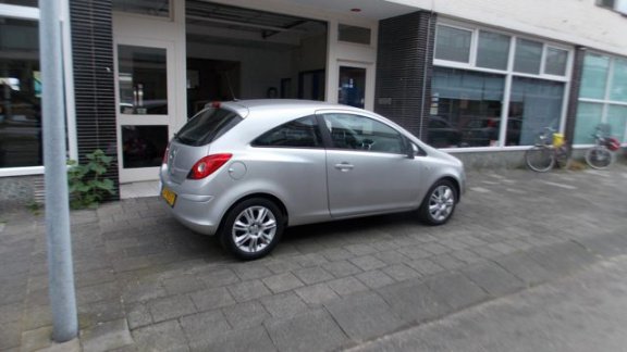 Opel Corsa - 1.2-16V Color Edition NAVI, AIRCO EN LM VELGEN - 1