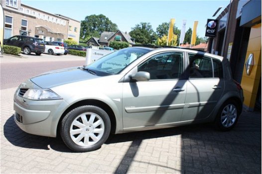 Renault Mégane - II 1.6-16V Tech Line + Trekhaak + Xenon, Dealer onderhouden - 1