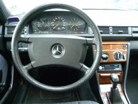 Mercedes-Benz 300-serie - 300 300 d - 1