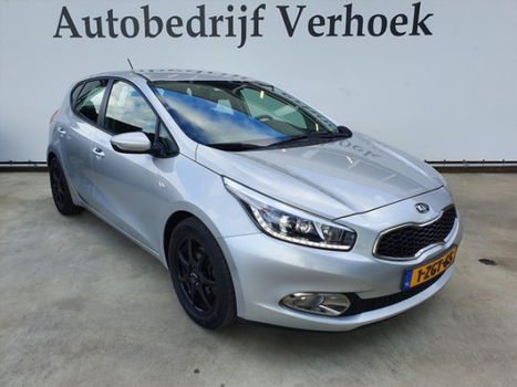 Kia Cee'd - 1.6 GDI 135 PK 5DRS COMFORTLINE - 1