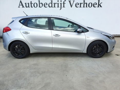 Kia Cee'd - 1.6 GDI 135 PK 5DRS COMFORTLINE - 1