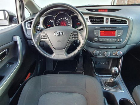 Kia Cee'd - 1.6 GDI 135 PK 5DRS COMFORTLINE - 1