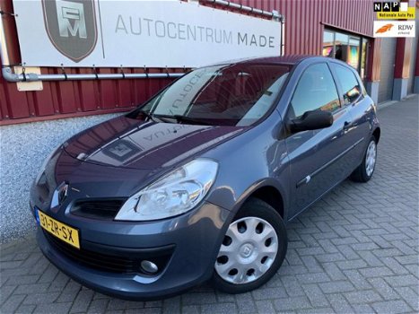 Renault Clio - 1.2-16V Special Line // Airco // 175 DKM NAP // - 1