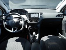 Peugeot 208 - 1.2 Puretech 82pk Signature | 5Drs | Navi | Airco | Cruise | PDC