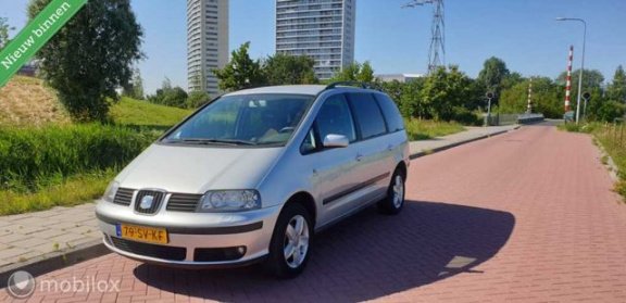 Seat Alhambra - 1.8-20VT Dynamic Style met nieuwe apk afleveringen - 1