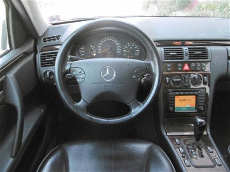 Mercedes-Benz E-klasse Combi - 240 Elegance Select LEDER NAVIGATIE AIRCO - 1