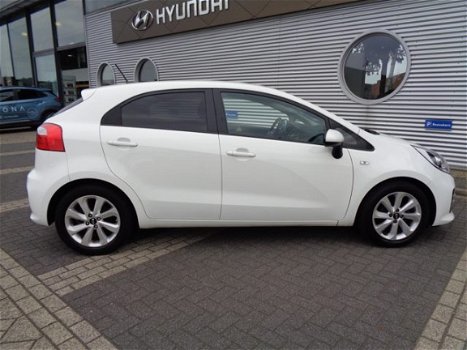 Kia Rio - 1.2 CVVT DynamicLine Navigatie / Airco - 1