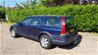 Volvo V70 Cross Country - 2.4 T Comfort Line IJskoude Airco Automaat APK 6/2020 - 1 - Thumbnail