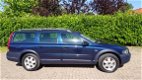 Volvo V70 Cross Country - 2.4 T Comfort Line IJskoude Airco Automaat APK 6/2020 - 1 - Thumbnail