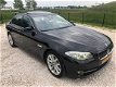 BMW 5-serie - 520d Upgrade Edition /clima/automaat/leder/schuifdak - 1 - Thumbnail
