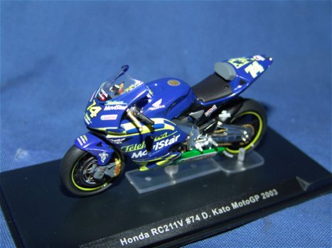 1:24 Ixo Moto Honda rc211v 2003 D.Kato #74 RAB060 - 0