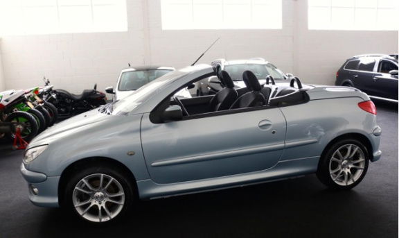 Peugeot 206 CC - 1.6-16V Premium 109Pk Airco Cabriolet Parkeersensor SportVelgen 122290km Cabrio Har - 1