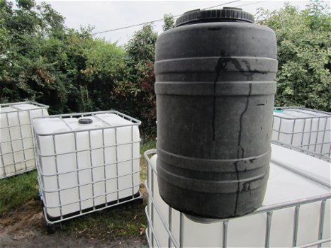 water vaten watervaten 1000 l plastiek pallets IBC tanks ; als nieuw, van voeding !!met aftapkraan e - 2