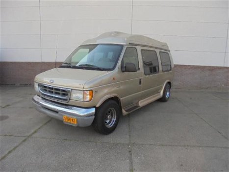 Chevrolet Express - Ford ECONOLINE - 1