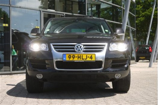 Volkswagen Touareg - 3.0 V6 TDI Highline Individual NL-Auto Leder/Schuifdak/Climate - 1