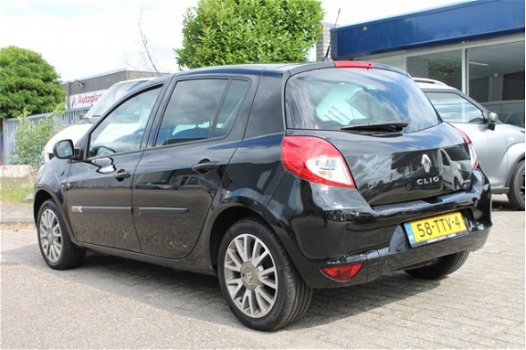 Renault Clio - 1.2 Collection Black Edition Huurkoop Inruil Service Garantie Apk - 1