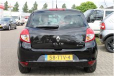 Renault Clio - 1.2 Collection Black Edition Huurkoop Inruil Service Garantie Apk