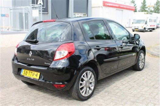 Renault Clio - 1.2 Collection Black Edition Huurkoop Inruil Service Garantie Apk - 1