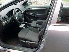 Opel Astra - 1.6 16V 5DRS 85KW Business AIRCO/NAVI/KM 146000 NAP