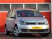 Volkswagen Touran - 1.4 TSI Comfortline 7p/ LAGE KM/ ZEER MOOI - 1 - Thumbnail