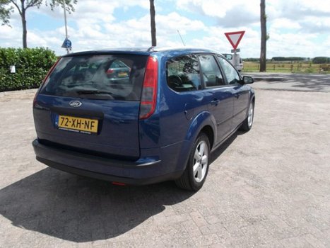 Ford Focus Wagon - 1.6-16V Futura airco - 1