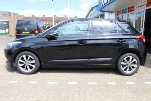 Hyundai i20 - 1.2 HP Business Edition *Automaat* incl. 6 maanden BOVAG Garantie - 1