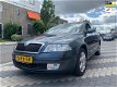 Skoda Octavia - 2.0 FSI Elegance / nieuwe apk / NAP / clima - 1 - Thumbnail