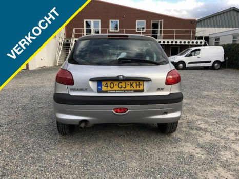 Peugeot 206 - 1.4 XR 5 DEURS APK - 1