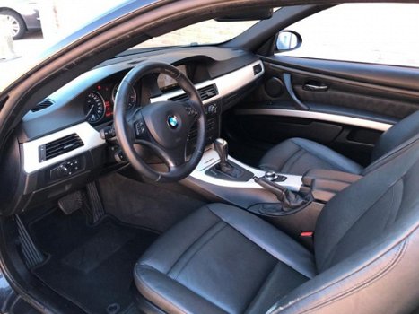 BMW 3-serie Coupé - 320d AUTOMAAT/NAVIGATIE/BLUETOOTH/STOELVERWARM/CLIMATECONTROL/CRUISECONTROL/XENO - 1