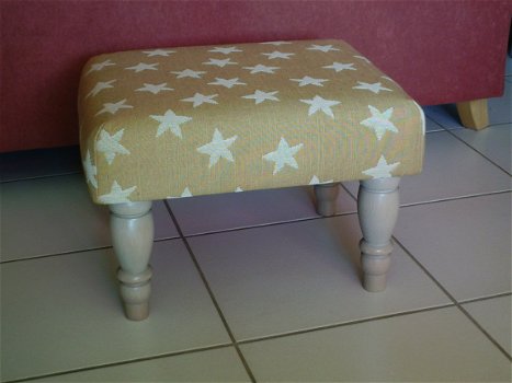 Footstool 37x45cm - goud/stars - wit/grijs 550 - NIEUW !!! - 1
