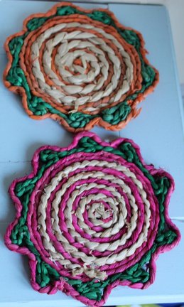 2 rieten onderzetters - nr. 1