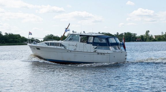 Chris Craft Commander 35 Salon - 3