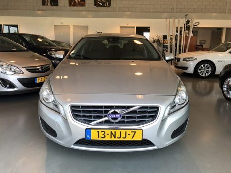 Volvo S60 - 2.0T Intro Edition Trekhaak Navigatie Cruise Control | PARKEERSENSOREN AIRCO HIGH PERFOR - 1