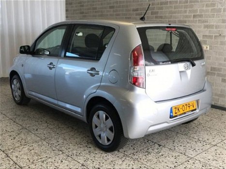 Daihatsu Sirion - 2 1.3 Prestige Airco/Lm-velgen/Radio cd/El. ramen - 1